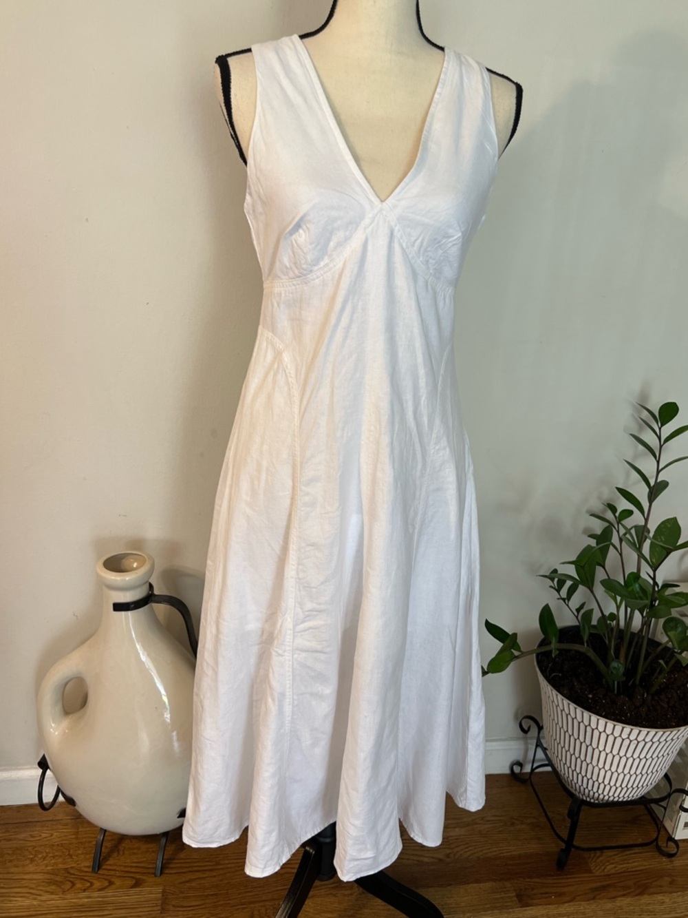 Banana Republic White V-Neck Midi Dress - Picture 2 of 16